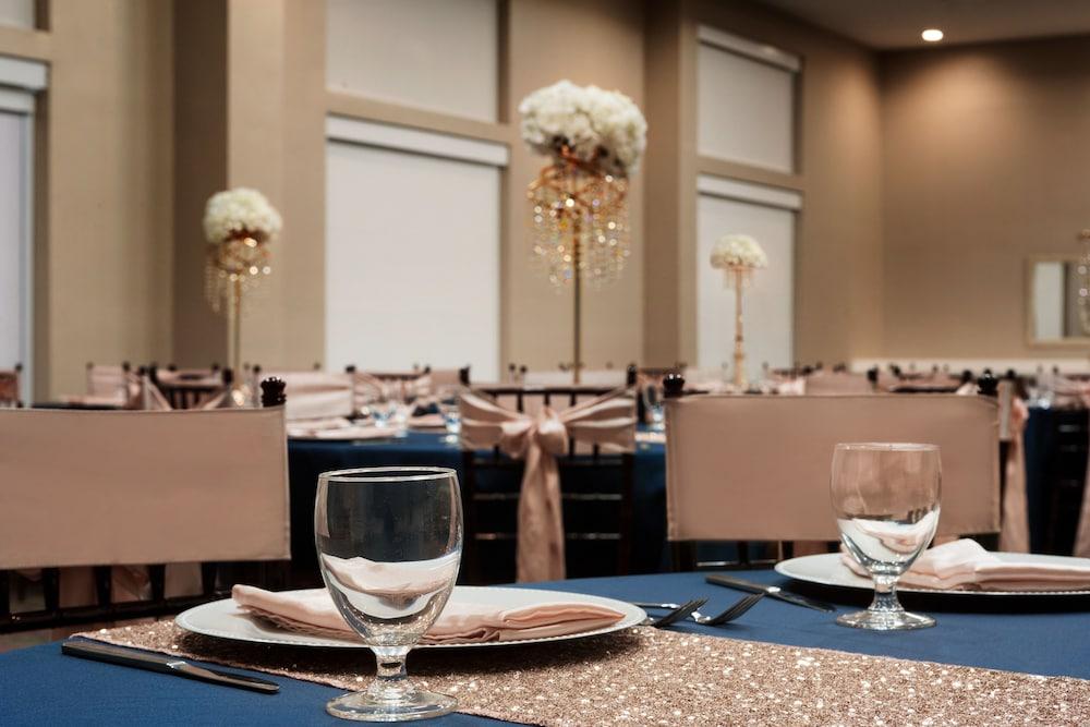 Hilton Garden Inn Houston-Baytown Buitenkant foto